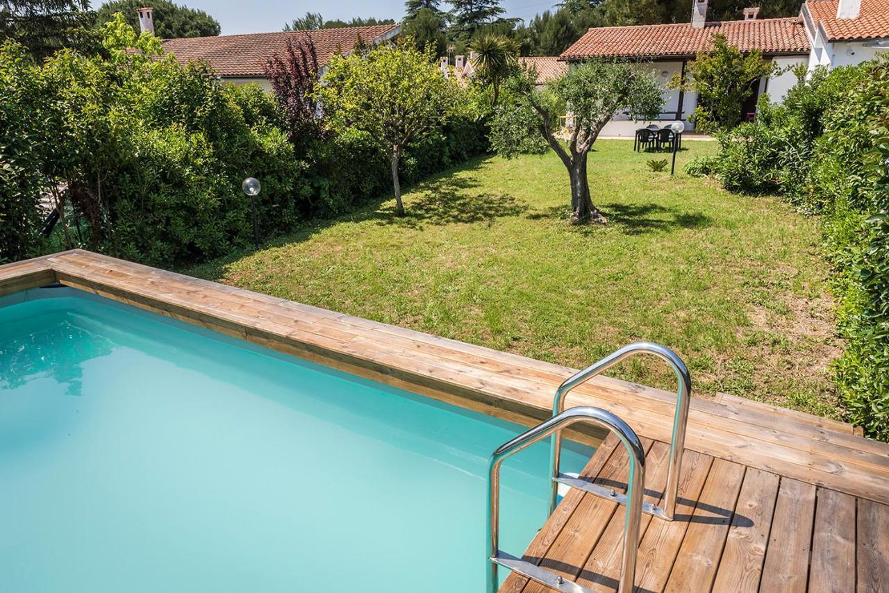 N084 - Numana, Villa Quadrilocale Con Meraviglioso Giardino Extérieur photo
